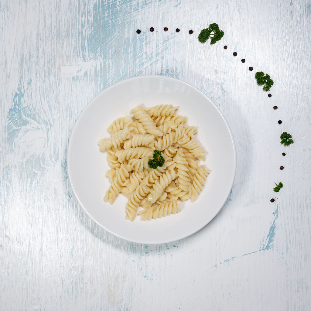 Fusili mit Butter angerichtet mit Petersilie 
