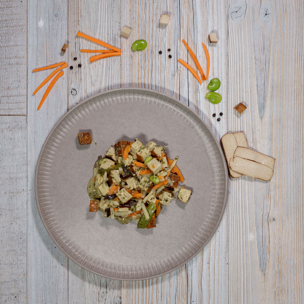 Tofu-Ragout geräuchert mit Gemüse