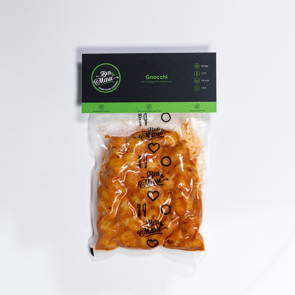 Gnocchi mit cremiger Tomatensauce im Plastikbeutel