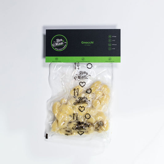 Gnocchi mit Salbei im Plastikbeutel
